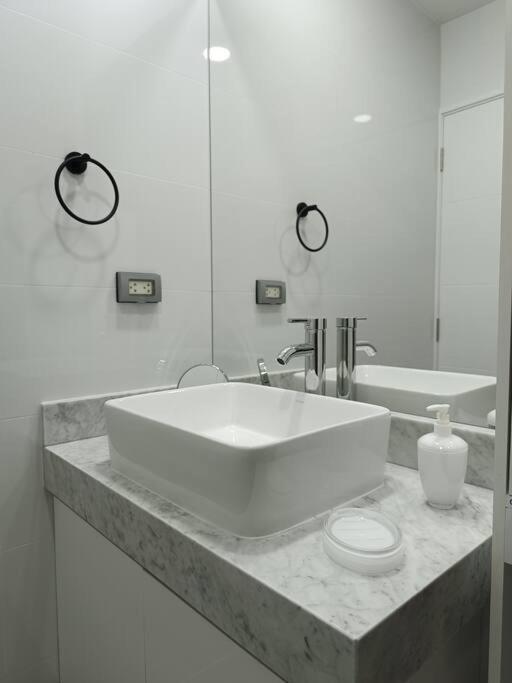 Runawasi Apartments - Killary Miraflores 2Bdr Distretto di Distretto di Lima Esterno foto